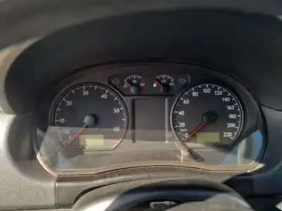 Veículo de Sucata volkswagen polo (9n_, 9a_) 1.2 do ano 2002 alimentado awy,bmd