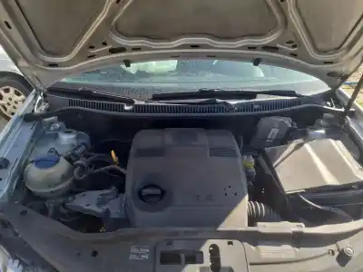 Veículo de Sucata volkswagen polo (9n_, 9a_) 1.2 do ano 2002 alimentado awy,bmd