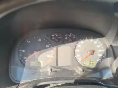 Veículo de Sucata volkswagen golf iv (1j1) 1.9 tdi 4motion do ano 2000 alimentado agr