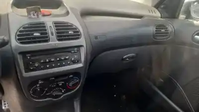 Sloopvoertuig peugeot                                            206 fastback (2a/c)                                                                                                                                                                                                                                        1.4 hdi eco 70                                                                                                                                                                                                                                             van het jaar 2006 aangedreven 8hx (dv4td),8hz (dv4td)