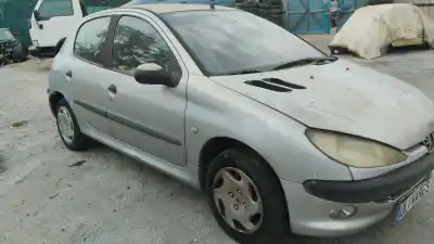 Scrapping Vehicle peugeot 206 fastback (2a/c) 2.0 hdi 90 of the year 2001 powered rhy (dw10td)