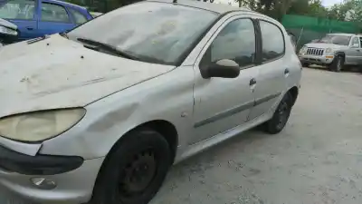 Scrapping Vehicle peugeot 206 fastback (2a/c) 2.0 hdi 90 of the year 2001 powered rhy (dw10td)