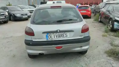 Scrapping Vehicle peugeot 206 fastback (2a/c) 2.0 hdi 90 of the year 2001 powered rhy (dw10td)