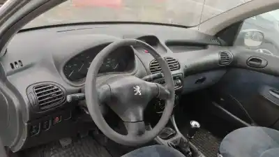 Scrapping Vehicle peugeot 206 fastback (2a/c) 2.0 hdi 90 of the year 2001 powered rhy (dw10td)