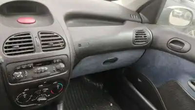 Scrapping Vehicle peugeot 206 fastback (2a/c) 2.0 hdi 90 of the year 2001 powered rhy (dw10td)