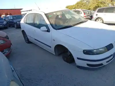 Здавання транспортного засобу seat leon (1m1) 1.6 16 v року 2001 потужний azd