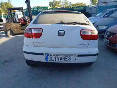 Здавання транспортного засобу seat leon (1m1) 1.6 16 v року 2001 потужний azd