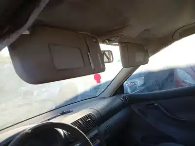 Здавання транспортного засобу seat leon (1m1) 1.6 16 v року 2001 потужний azd