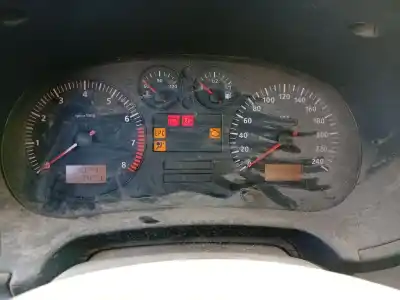 Здавання транспортного засобу seat leon (1m1) 1.6 16 v року 2001 потужний azd