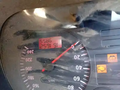 Здавання транспортного засобу seat leon (1m1) 1.6 16 v року 2001 потужний azd