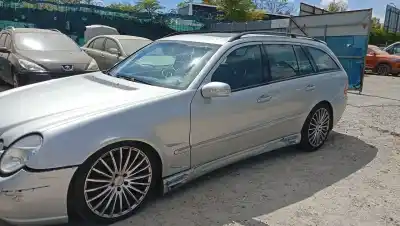 Véhicule à la ferraille mercedes-benz clase e t-model (s211) e 320 t cdi (211.226) de l'année 2008 alimenté om 648.961