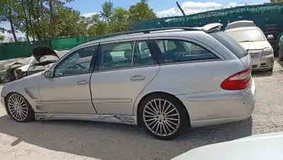 Véhicule à la ferraille mercedes-benz clase e t-model (s211) e 320 t cdi (211.226) de l'année 2008 alimenté om 648.961