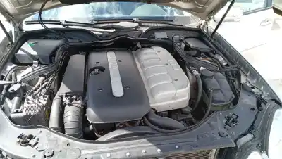 Véhicule à la ferraille mercedes-benz clase e t-model (s211) e 320 t cdi (211.226) de l'année 2008 alimenté om 648.961