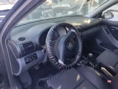 Veículo de Sucata seat leon (1m1) 1.6 16 v do ano 2001 alimentado aus,azd,bcb