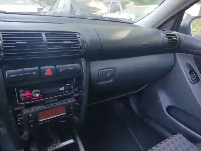 Veículo de Sucata seat leon (1m1) 1.6 16 v do ano 2001 alimentado aus,azd,bcb