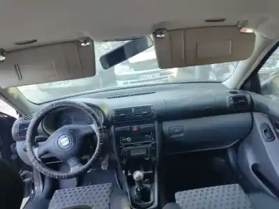 Veículo de Sucata seat leon (1m1) 1.6 16 v do ano 2001 alimentado aus,azd,bcb