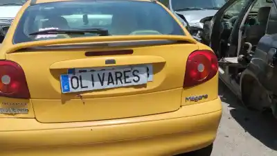 Veículo de Sucata renault megane i coach (da0/1_) 1.4 16v (da0d, da1h, da0w, da10) do ano 2001 alimentado k4j 700,k4j 714,k4j 750