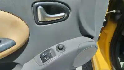 Veículo de Sucata renault megane i coach (da0/1_) 1.4 16v (da0d, da1h, da0w, da10) do ano 2001 alimentado k4j 700,k4j 714,k4j 750