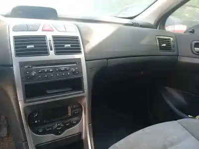 Scrapping Vehicle peugeot 307 (3a/c) 1.4 16v of the year 2003 powered kfu (et3j4)