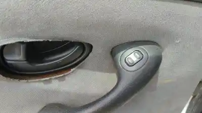 Veículo de Sucata peugeot 406 (8b) 2.0 16v do ano 1997 alimentado rfv (xu10j4r)