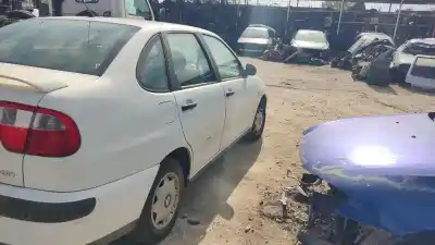 Scrapping Vehicle seat cordoba vario (6k5) 1.4 i of the year 2000 powered aex,akk,akv,anw,apq,aud