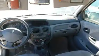Scrapping Vehicle renault megane i (ba0/1_) 1.9 dti (ba1u) of the year 2001 powered f9q 744