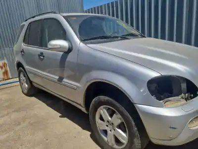 Veículo de Sucata mercedes-benz clase m (w163) ml 270 cdi (163.113) do ano 2002 alimentado om 612.963