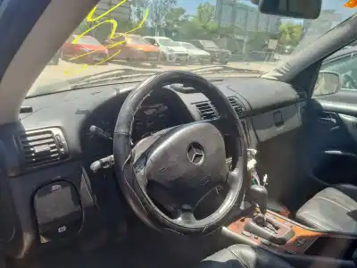 Veículo de Sucata mercedes-benz clase m (w163) ml 270 cdi (163.113) do ano 2002 alimentado om 612.963