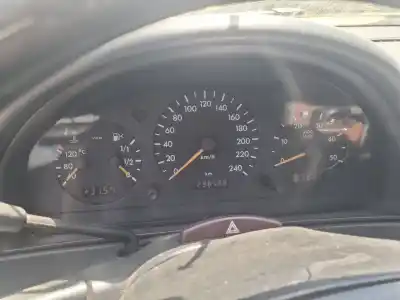 Veículo de Sucata mercedes-benz clase m (w163) ml 270 cdi (163.113) do ano 2002 alimentado om 612.963