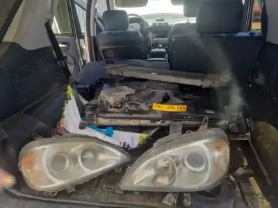 Veículo de Sucata mercedes-benz clase m (w163) ml 270 cdi (163.113) do ano 2002 alimentado om 612.963