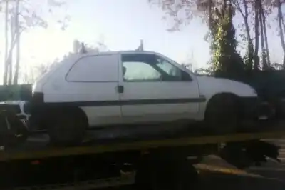 Veicolo di demolizione CITROEN SAXO 1.5 Diesel dell'anno 2000 alimentato VJZ