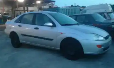 Veículo de Sucata FORD FOCUS BERLINA (CAK) Ghia do ano 2000 alimentado C9DA