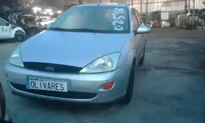 Véhicule à la ferraille ford focus berlina (cak) ghia de l'année 2000 alimenté c9da