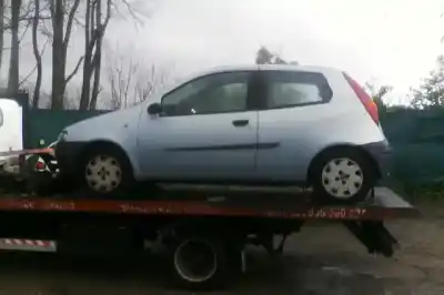 Veicolo di demolizione fiat punto berlina (188) 1.2 8v dynamic dell'anno 2000 alimentato 188a4000