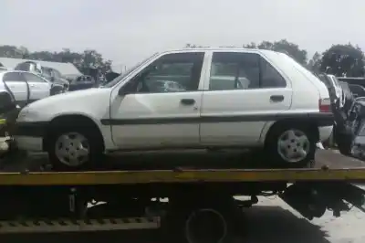Veículo de Sucata citroen saxo 1.1 sx do ano 2000 alimentado hdz