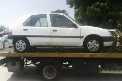 Veículo de Sucata citroen saxo 1.1 sx do ano 2000 alimentado hdz