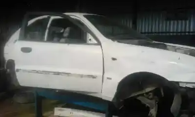 Verschrottungsfahrzeug DAEWOO LANOS 1.5 CAT des Jahres 1999 angetrieben A15SMS