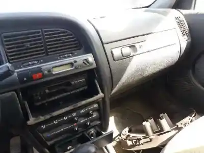 Véhicule à la ferraille citroen xantia berlina de l'année 1993 alimenté 