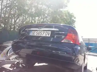 Veículo de Sucata ford focus berlina (cak) ghia do ano 2000 alimentado c9da
