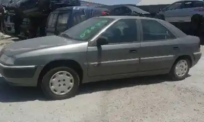 Véhicule à la ferraille CITROEN XANTIA BERLINA de l'année 1994 alimenté G-LFZ