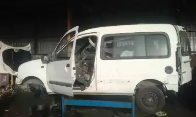 Veicolo di demolizione RENAULT KANGOO (F/KC0) ALIZE 75 CV / 55 KW dell'anno 1997 alimentato  Veicolo di demolizione RENAULT KANGOO (F/KC0) ALIZE 75 CV / 55 KW dell'anno 1997 alimentato