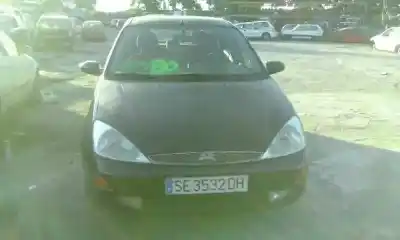 Veículo de Sucata FORD FOCUS BERLINA (CAK) Ambiente do ano 1999 alimentado FYDA