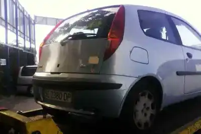 Veicolo di demolizione FIAT PUNTO BERLINA (188) 1.2 8V Dynamic dell'anno 1999 alimentato 188A4000