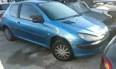 Vehículo de desguace PEUGEOT 206 BERLINA 1.4 del año 2000 con motor KFX