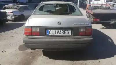 Veicolo di demolizione volkswagen passat b3/b4 (3a2, 35i) 1.8 dell'anno 1989 alimentato pb