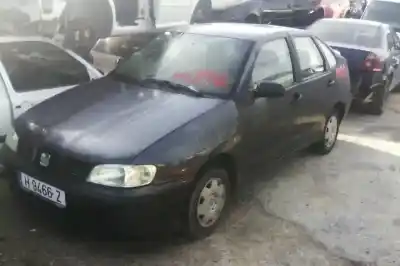 Veículo de Sucata SEAT CORDOBA BERLINA (6K2) Stella do ano 2000 alimentado AKK