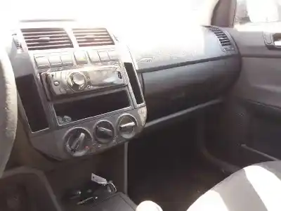 Veículo de Sucata volkswagen polo (9n1) 1.9 sdi do ano 2005 alimentado asy