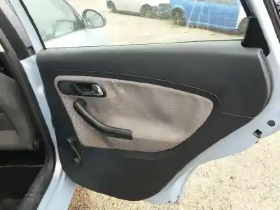 Véhicule à la ferraille seat                                               ibiza (6l1)                                                                                                                                                                                                                                                1.4 16v                                                                                                                                                                                                                                                    de l'année 2004 alimenté bby