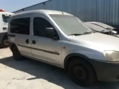 Veículo de Sucata opel combo familiar do ano 2002 alimentado y17dtl