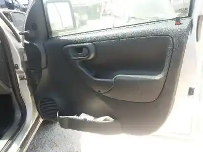 Veículo de Sucata opel combo familiar do ano 2002 alimentado y17dtl